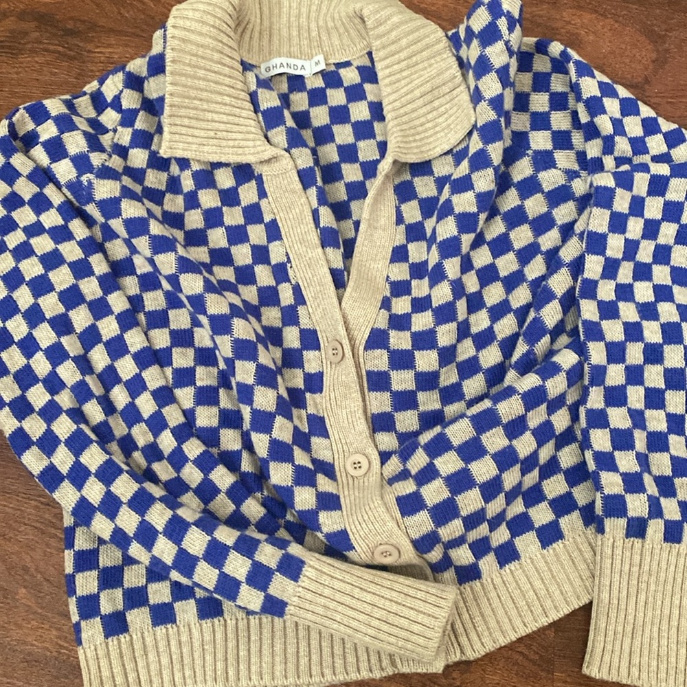 Checkered sweater!!💙 - Picture 3 of 10